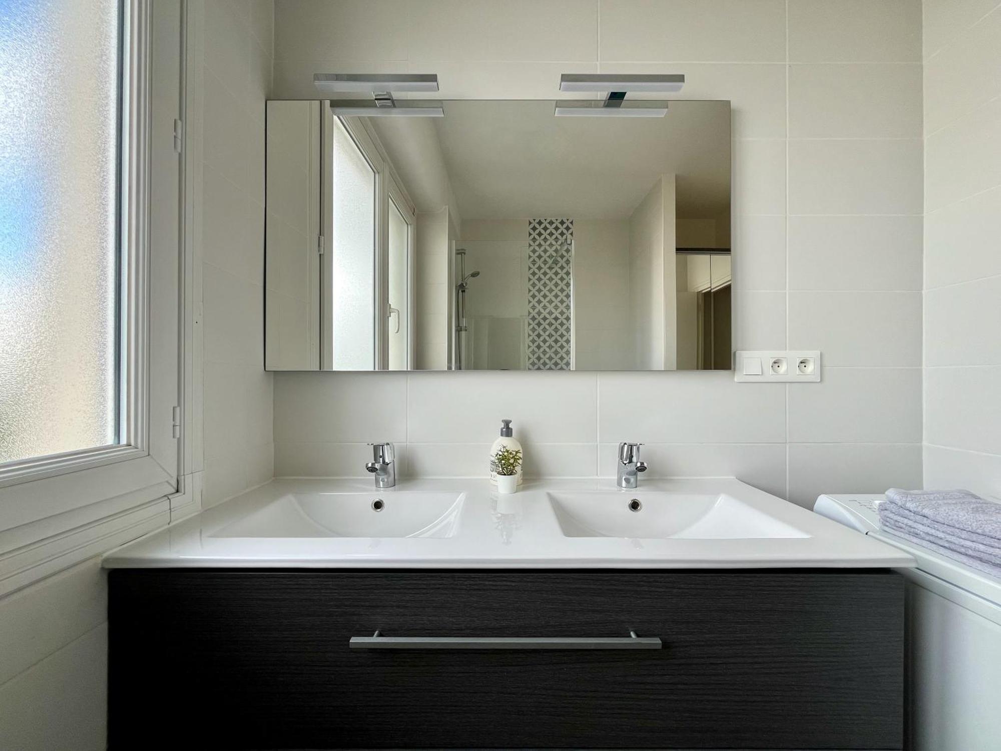 Grand Appartement A Deux Pas De La Vieille Ville Ванн Экстерьер фото