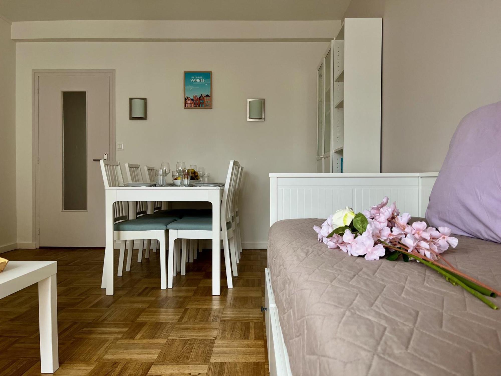 Grand Appartement A Deux Pas De La Vieille Ville Ванн Экстерьер фото